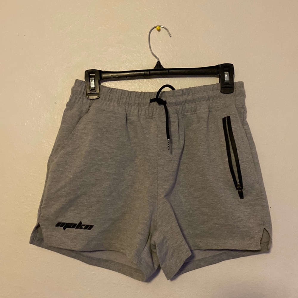 Men’s Mako Gray Shorts (Medium) 3 inch inseam